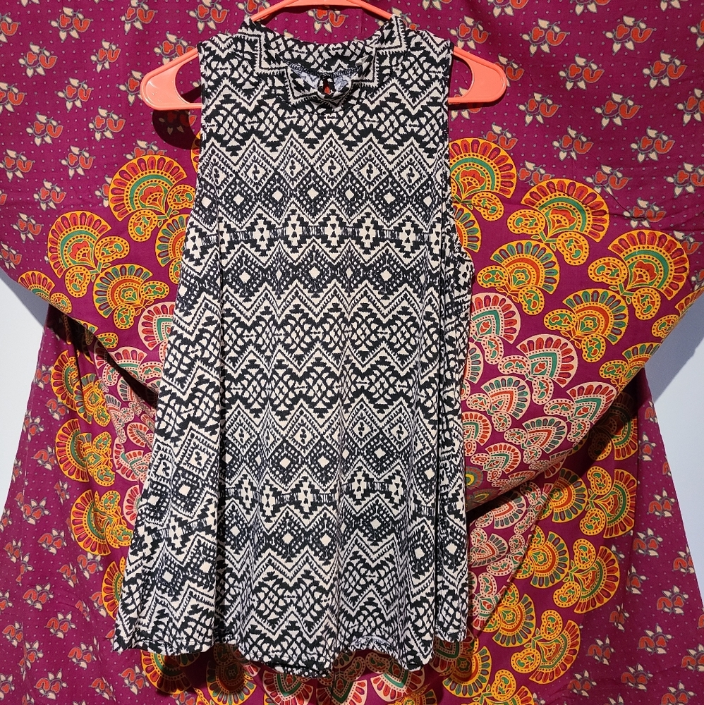 LAST CHANCE Sleeveless Aztec Tank Shirt